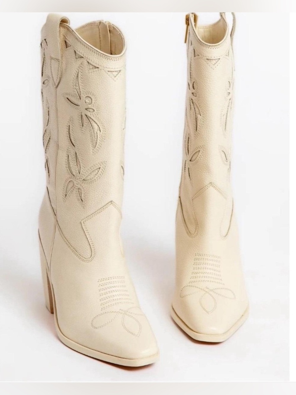 NWOB Vince Camuto Cream Western-Style High Heel Cowboy Boots, Size 9